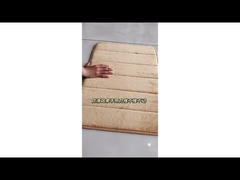 Gruba, antypoślizgowa mata do kąpieli z mikrofibry